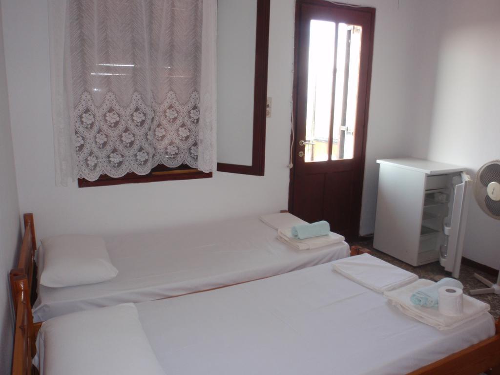 Meraklis Rooms Kariotes 외부 사진